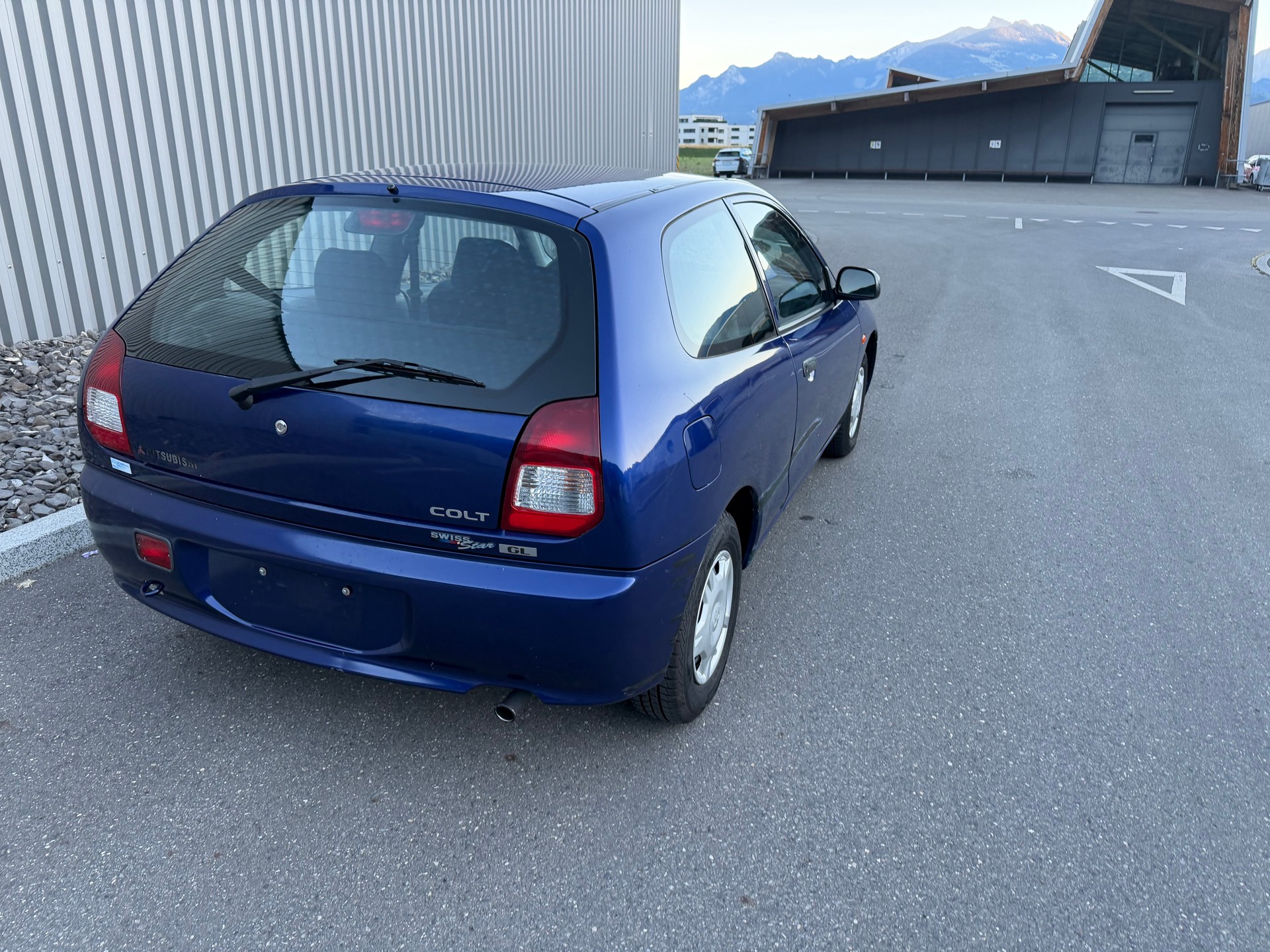 MITSUBISHI Colt 1.3 12V Cool Jubilé FAIBLE KILOMÉTRAGE 32700 km-image-4