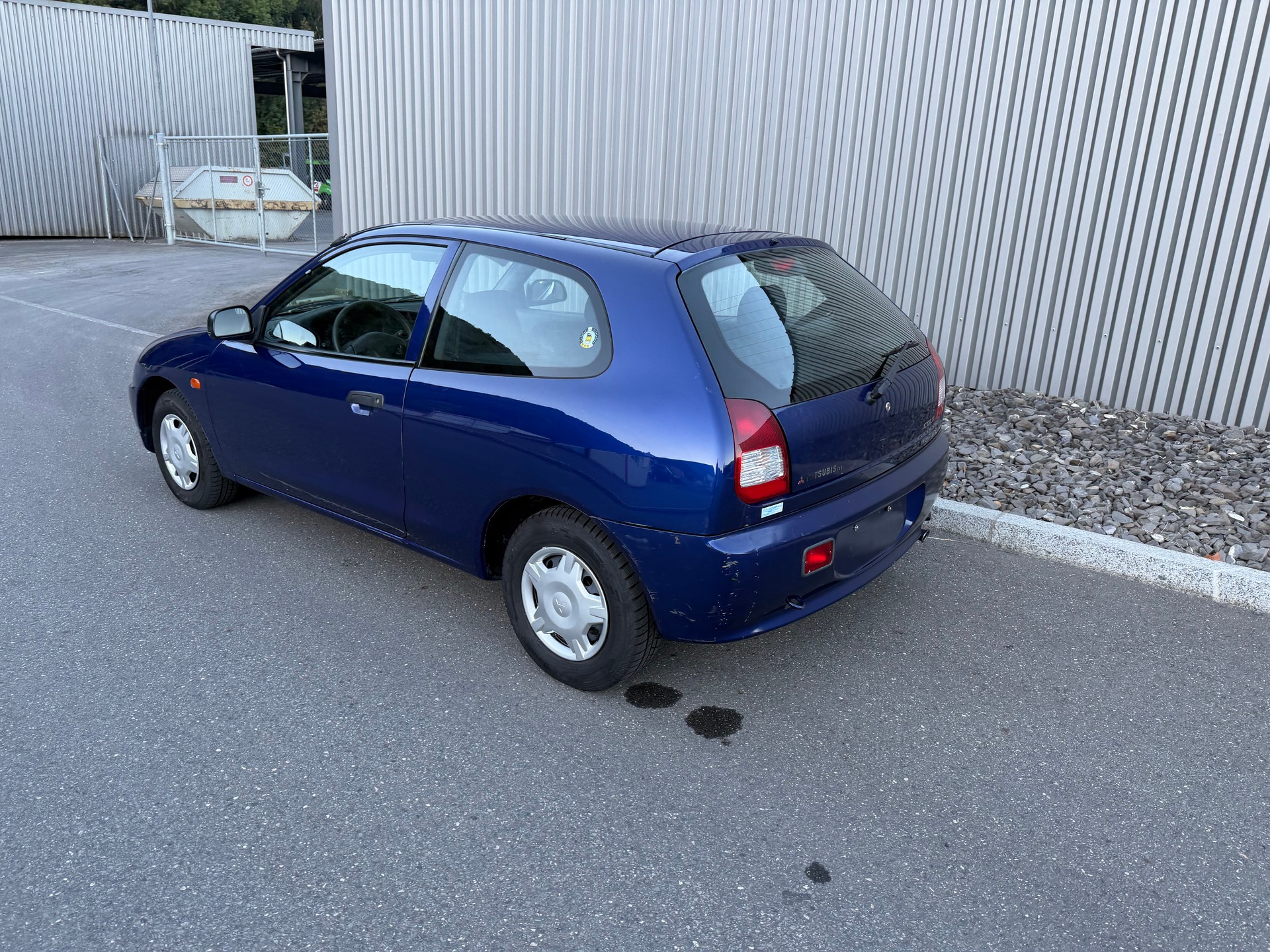 MITSUBISHI Colt 1.3 12V Cool Jubilé FAIBLE KILOMÉTRAGE 32700 km-image-2