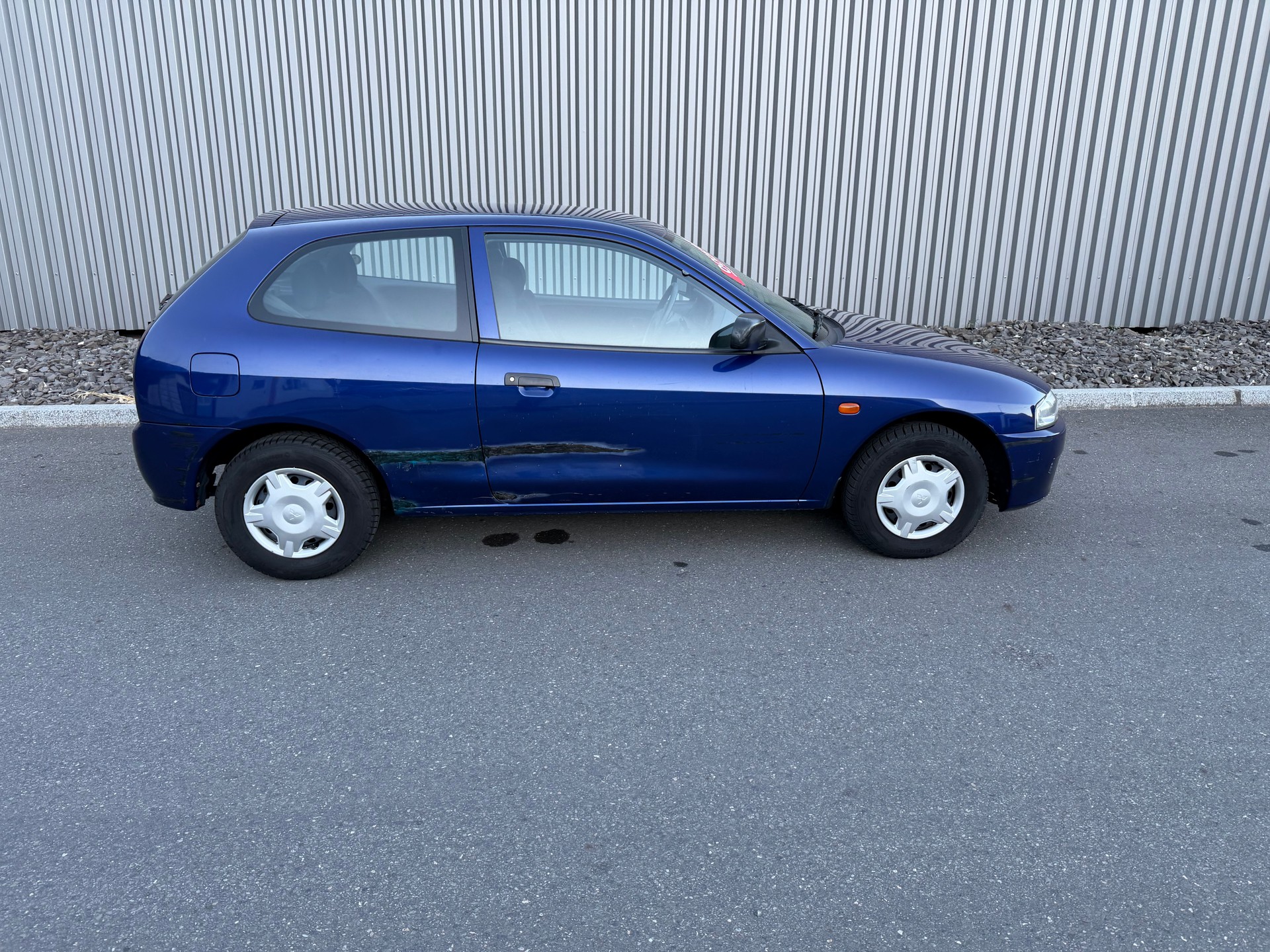 MITSUBISHI Colt 1.3 12V Cool Jubilé FAIBLE KILOMÉTRAGE 32700 km-image-6