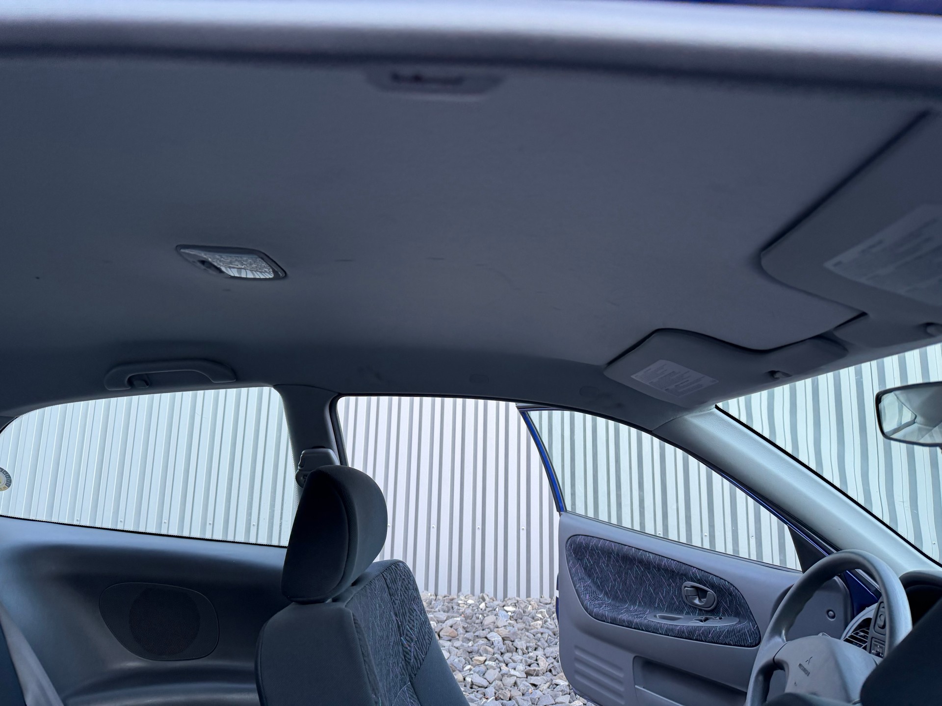 MITSUBISHI Colt 1.3 12V Cool Jubilé FAIBLE KILOMÉTRAGE 32700 km-image-24