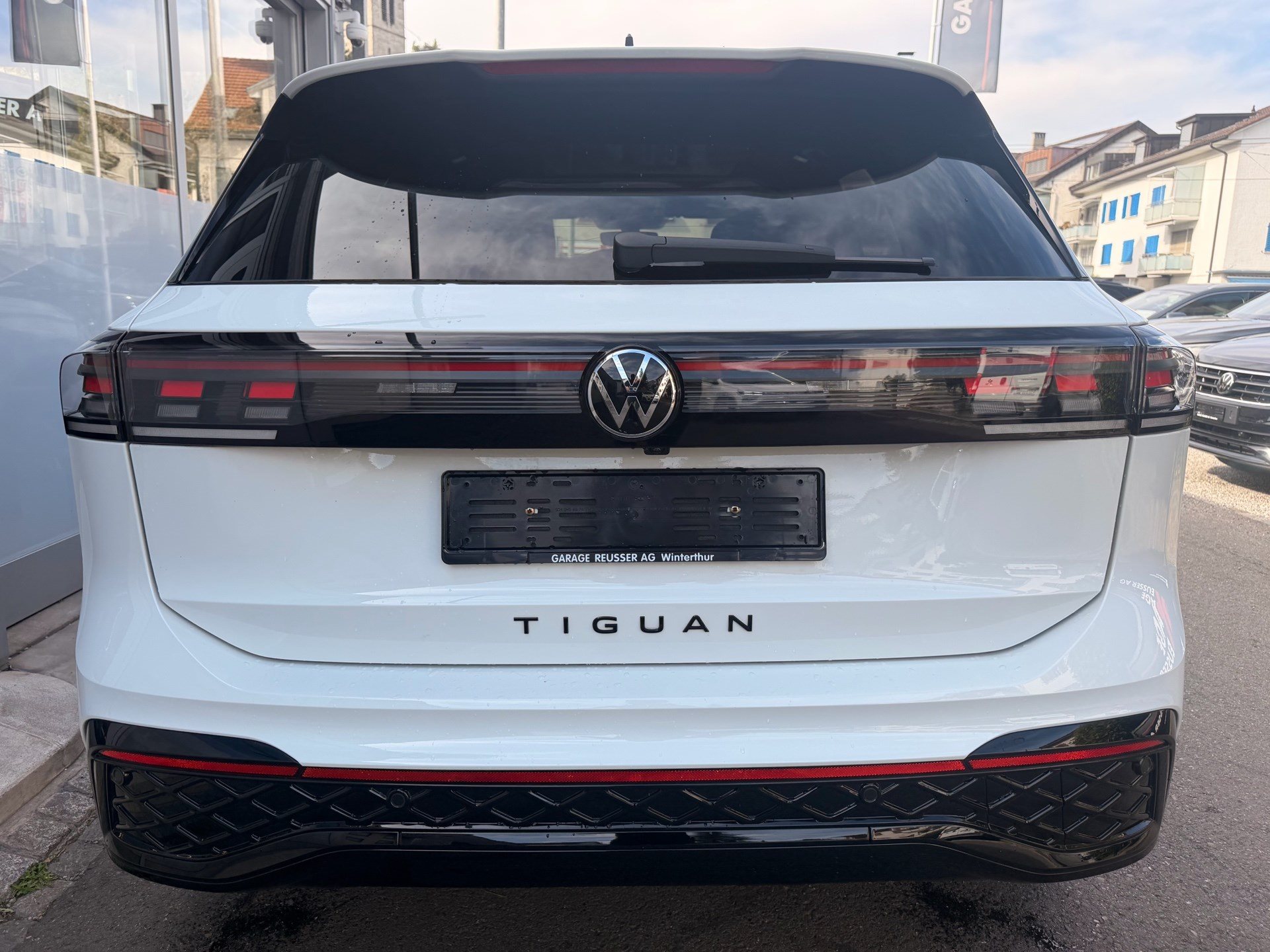 VW Tiguan 2.0 TSI 265PS 4Motion R-Line *** 360° KAMERA & PANORAMADACH ***-image-4