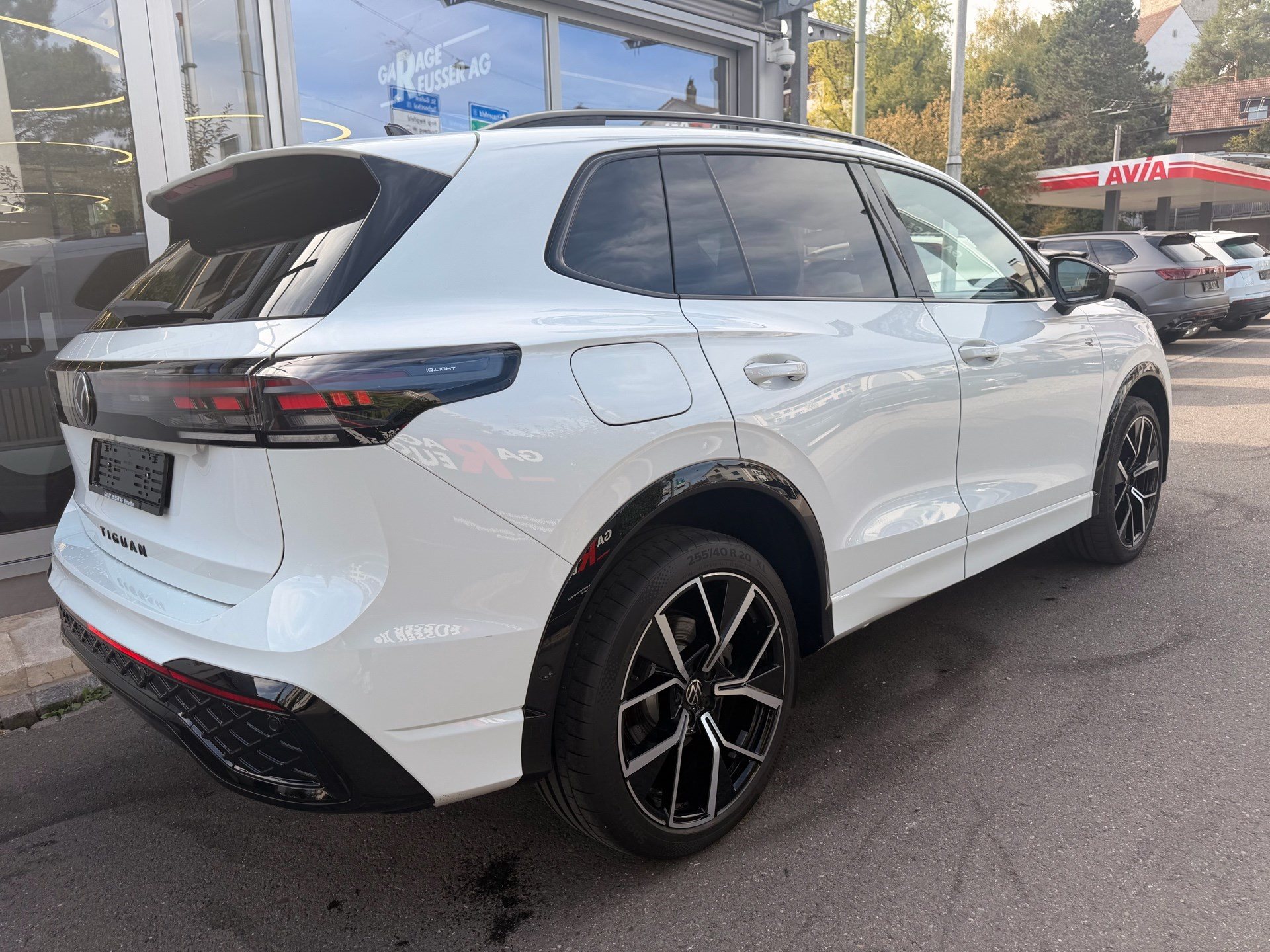 VW Tiguan 2.0 TSI 265PS 4Motion R-Line *** 360° KAMERA & PANORAMADACH ***-showroom-element-3
