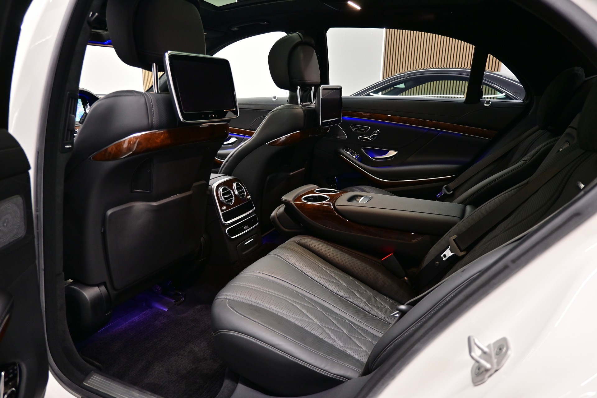 MERCEDES-BENZ S 63 AMG L 4Matic Speedshift MCT *CHAUFFEUR PAKET*-image-16