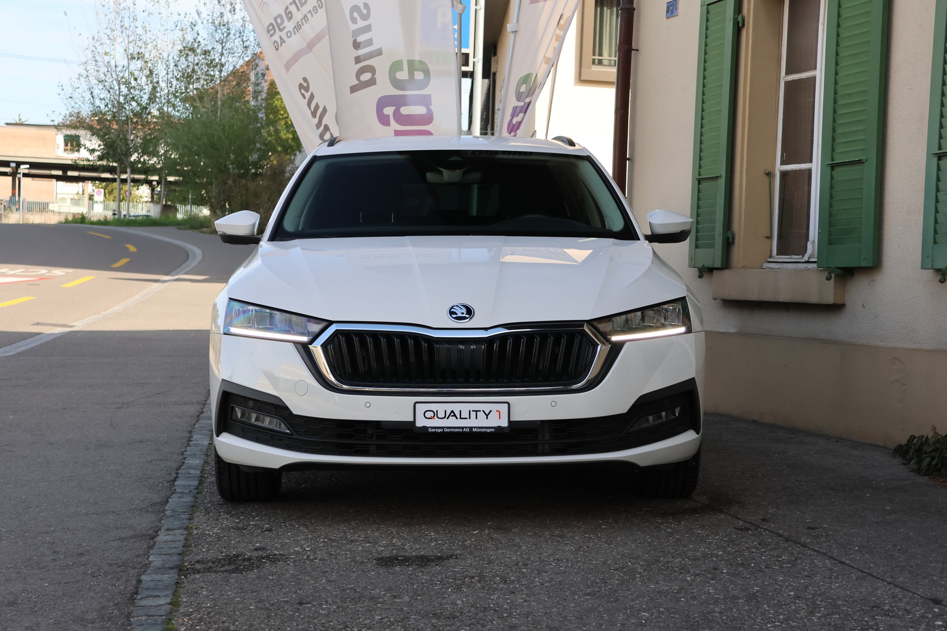 SKODA Octavia Combi 2.0 TDI DSG Ambition 4x4-image-1