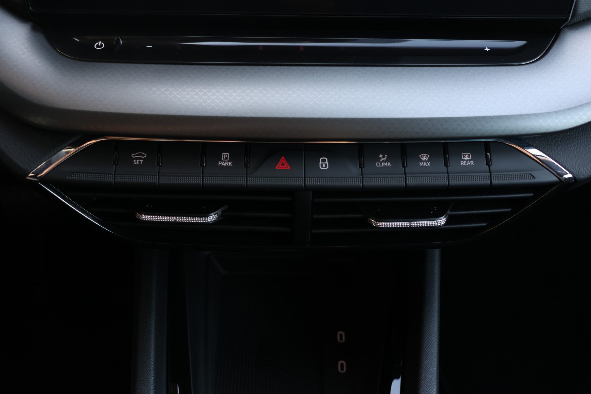 SKODA Octavia Combi 2.0 TDI DSG Ambition 4x4-image-20