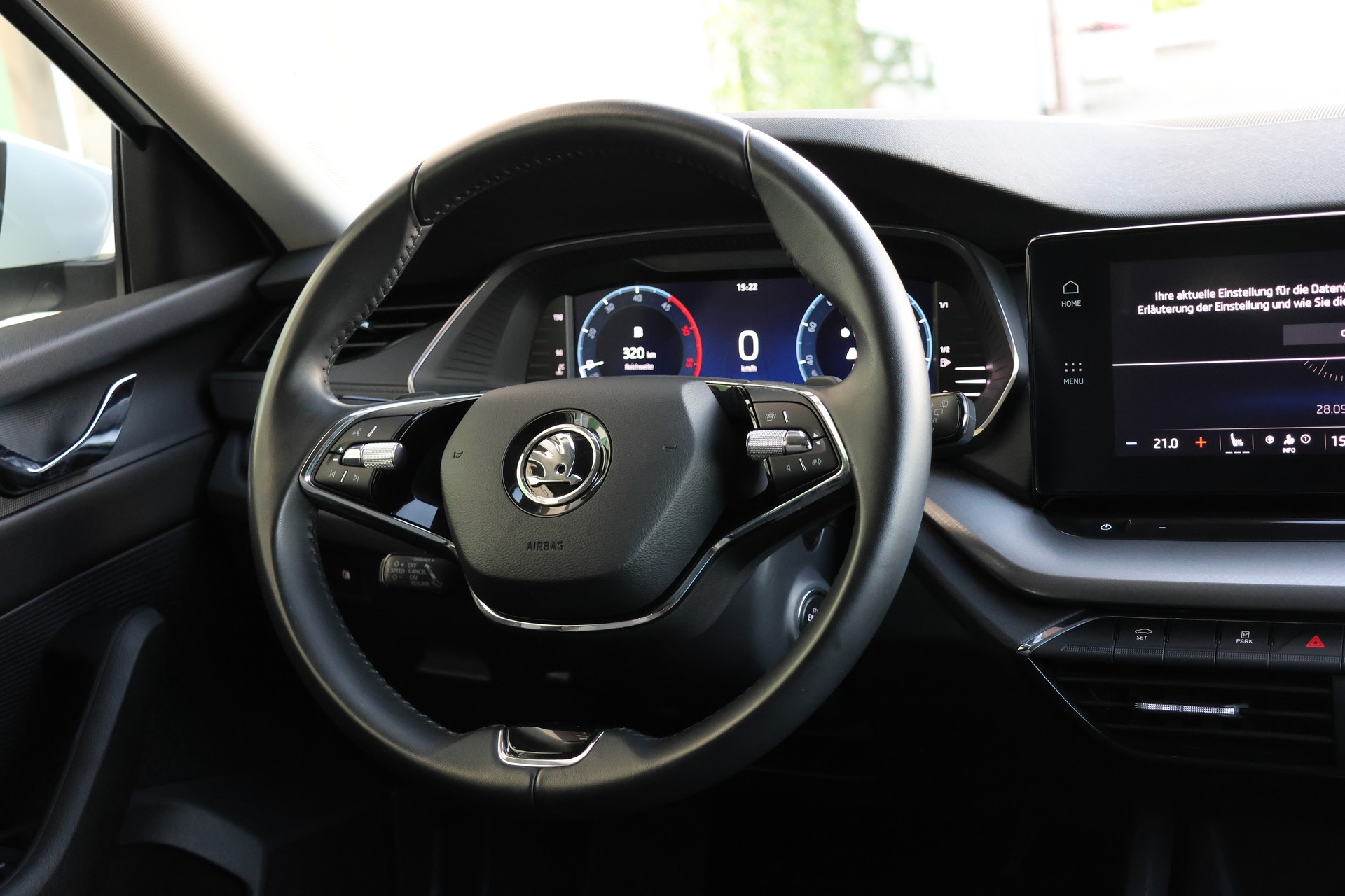 SKODA Octavia Combi 2.0 TDI DSG Ambition 4x4-image-12