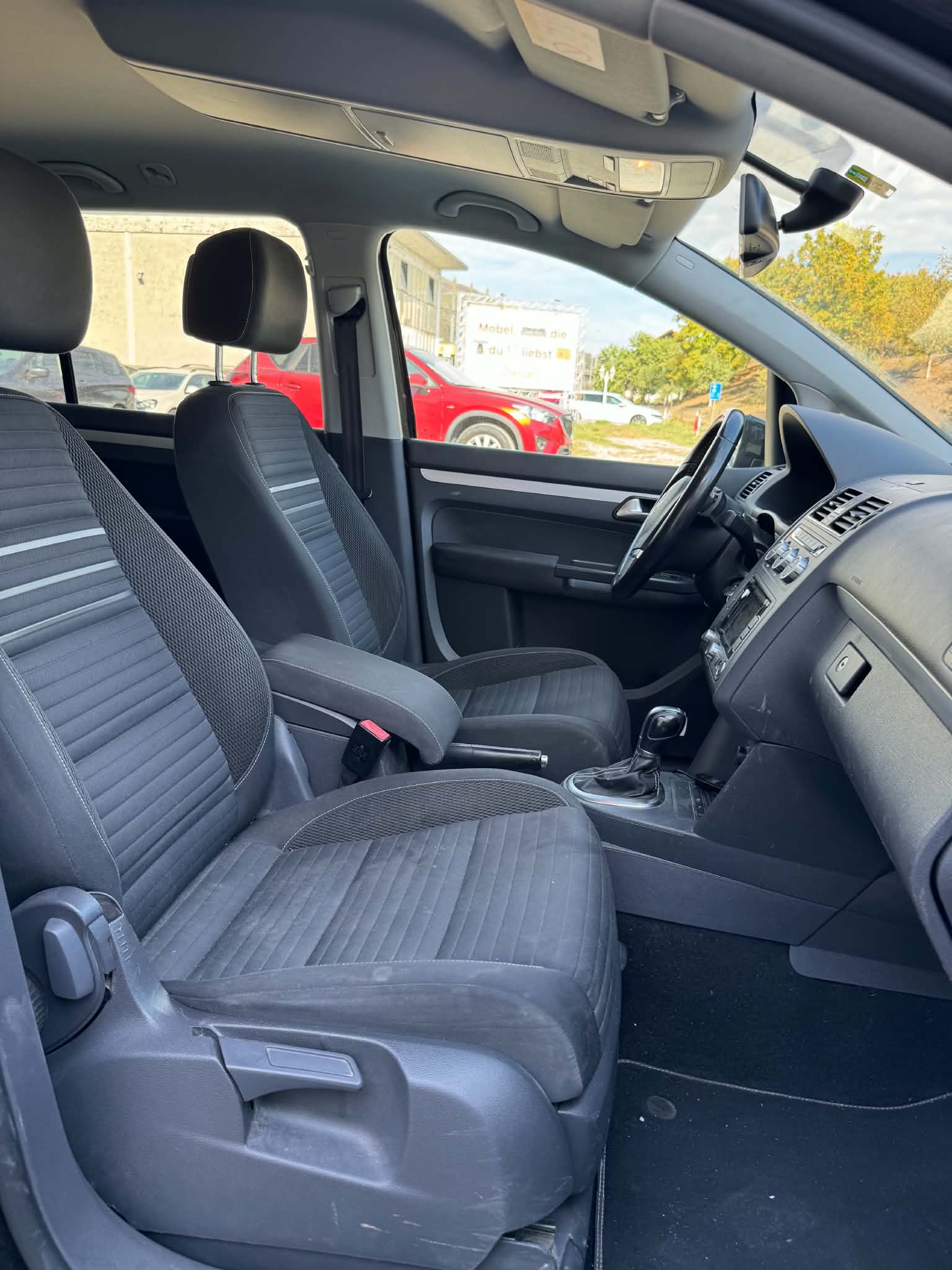 VW Touran 1.4 TSI Highline DSG 7 Platz-image-4