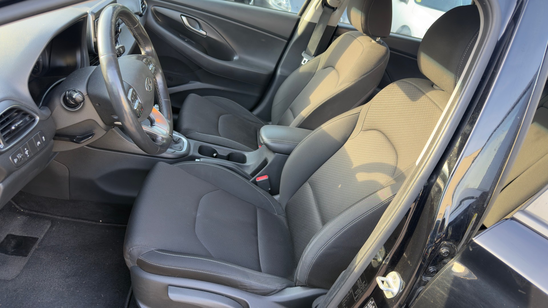 HYUNDAI i30 1.4 T-GDi GO Plus-image-9