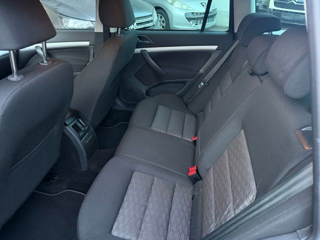 SKODA Octavia Combi 1.8 TSI Adventure 4x4-image-8