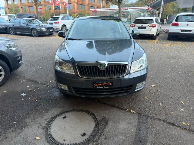 SKODA Octavia Combi 1.8 TSI Adventure 4x4-image-2