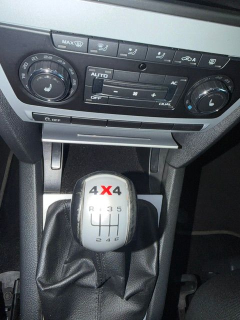 SKODA Octavia Combi 1.8 TSI Adventure 4x4-image-10