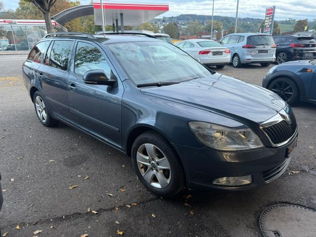 SKODA Octavia Combi 1.8 TSI Adventure 4x4-image-3