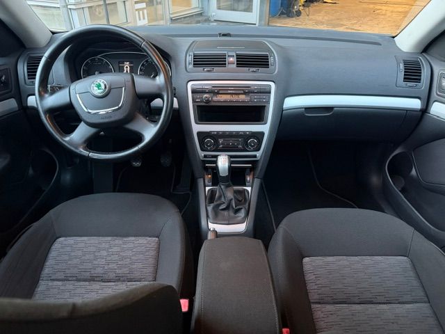 SKODA Octavia Combi 1.8 TSI Adventure 4x4-image-9