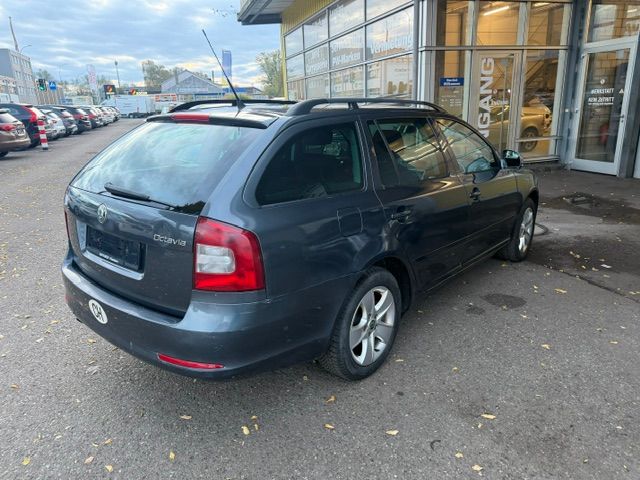 SKODA Octavia Combi 1.8 TSI Adventure 4x4-image-6
