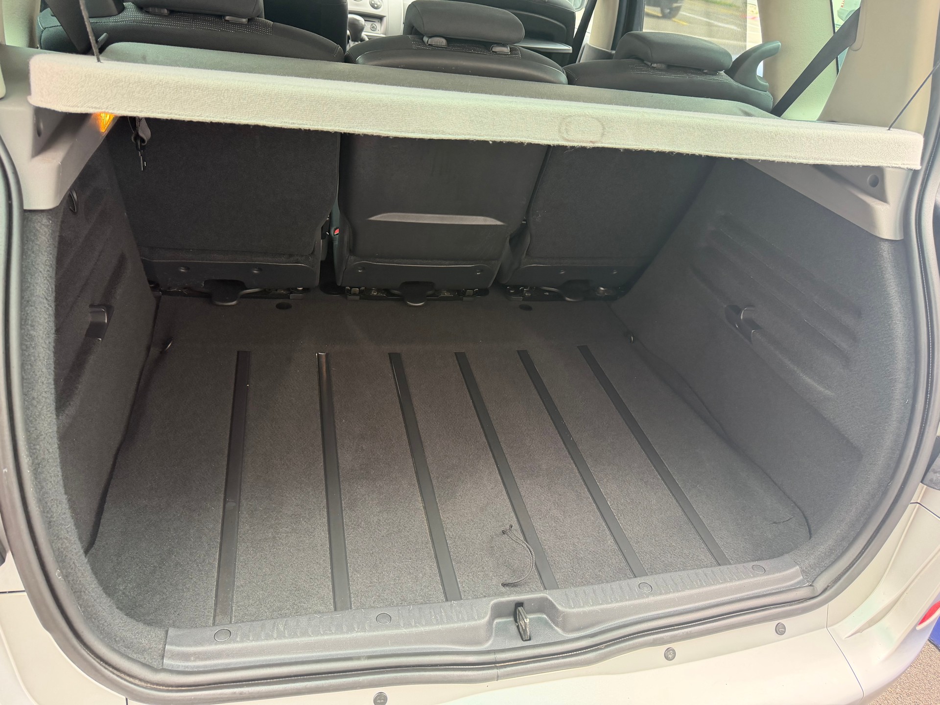 RENAULT Scénic 2.0 16V Fairway Automatic-image-10