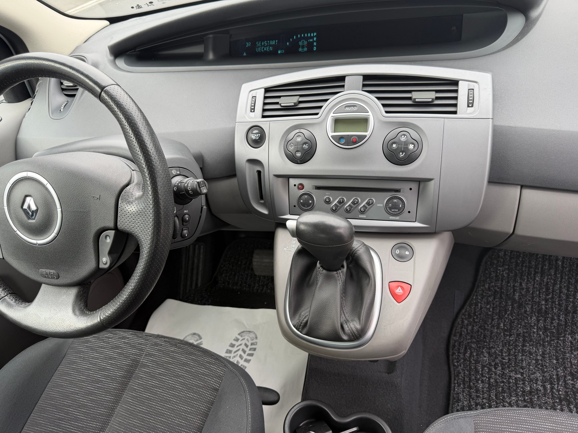 RENAULT Scénic 2.0 16V Fairway Automatic-image-13