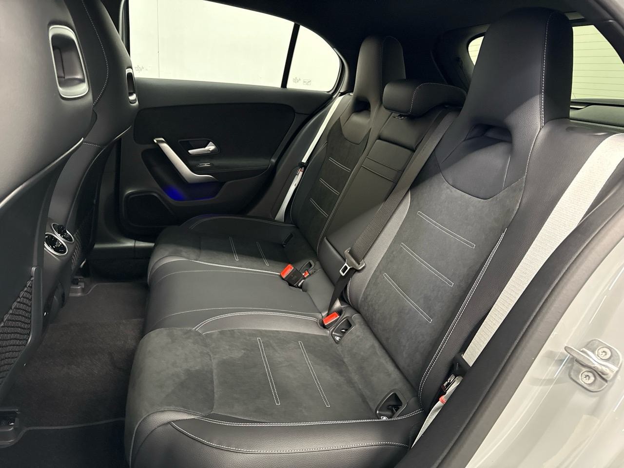 MERCEDES-BENZ A 200 DCT AMG Special Edition-image-9