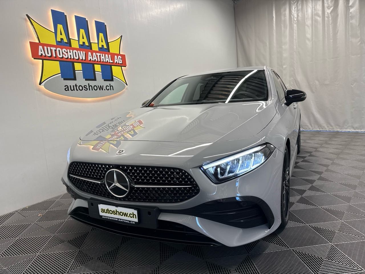 MERCEDES-BENZ A 200 DCT AMG Special Edition-image-12