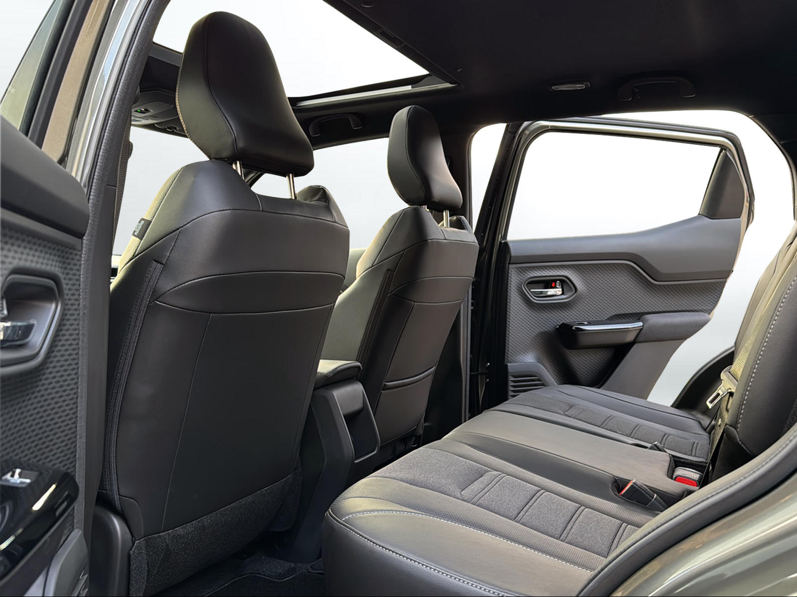 TOYOTA Urban Cruiser 61 kWh Premium AWD-image-8