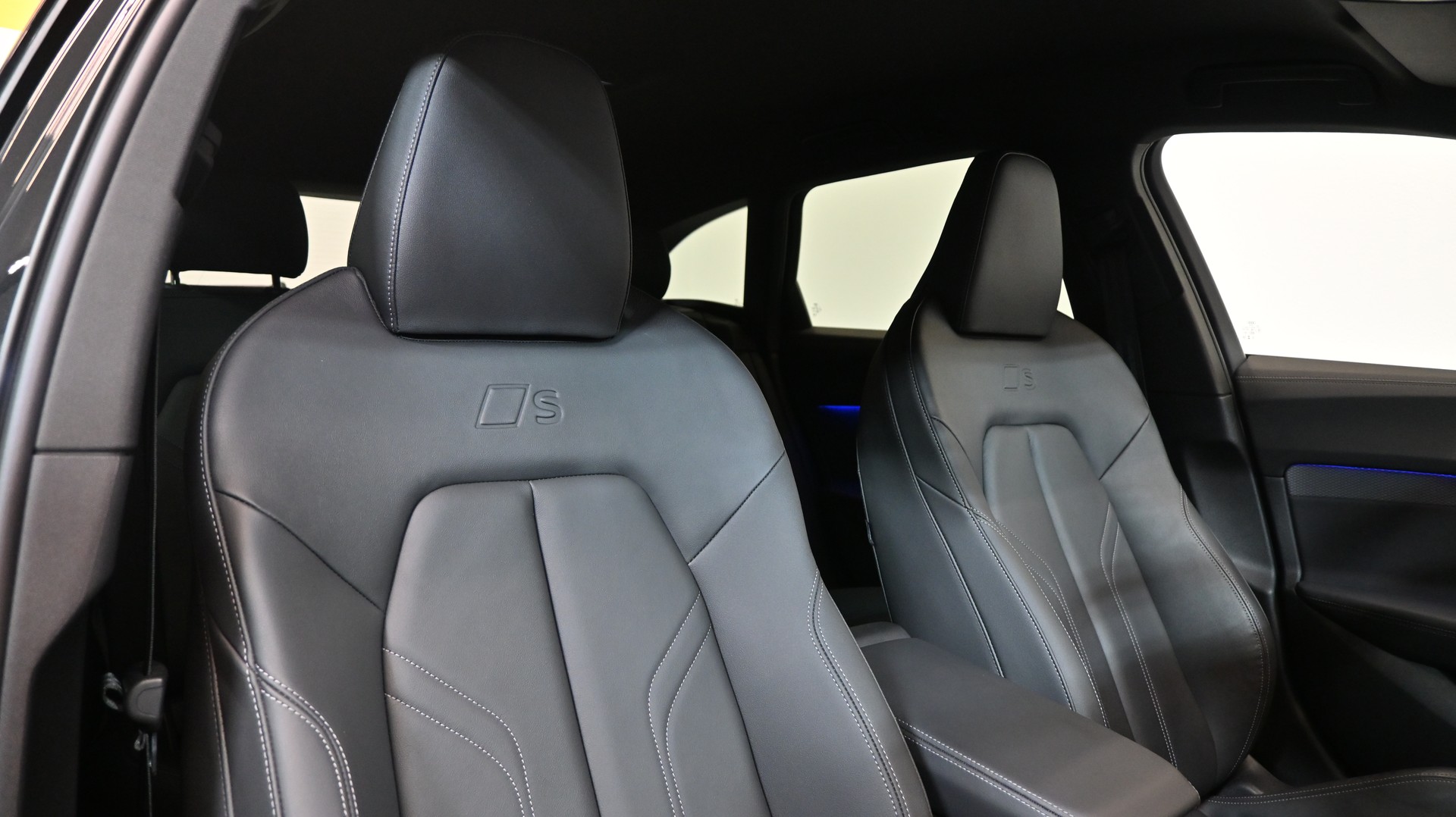 AUDI A5 Avant TFSI quattro 150 kW S tronic S-LINE SPORTPAKET-image-11