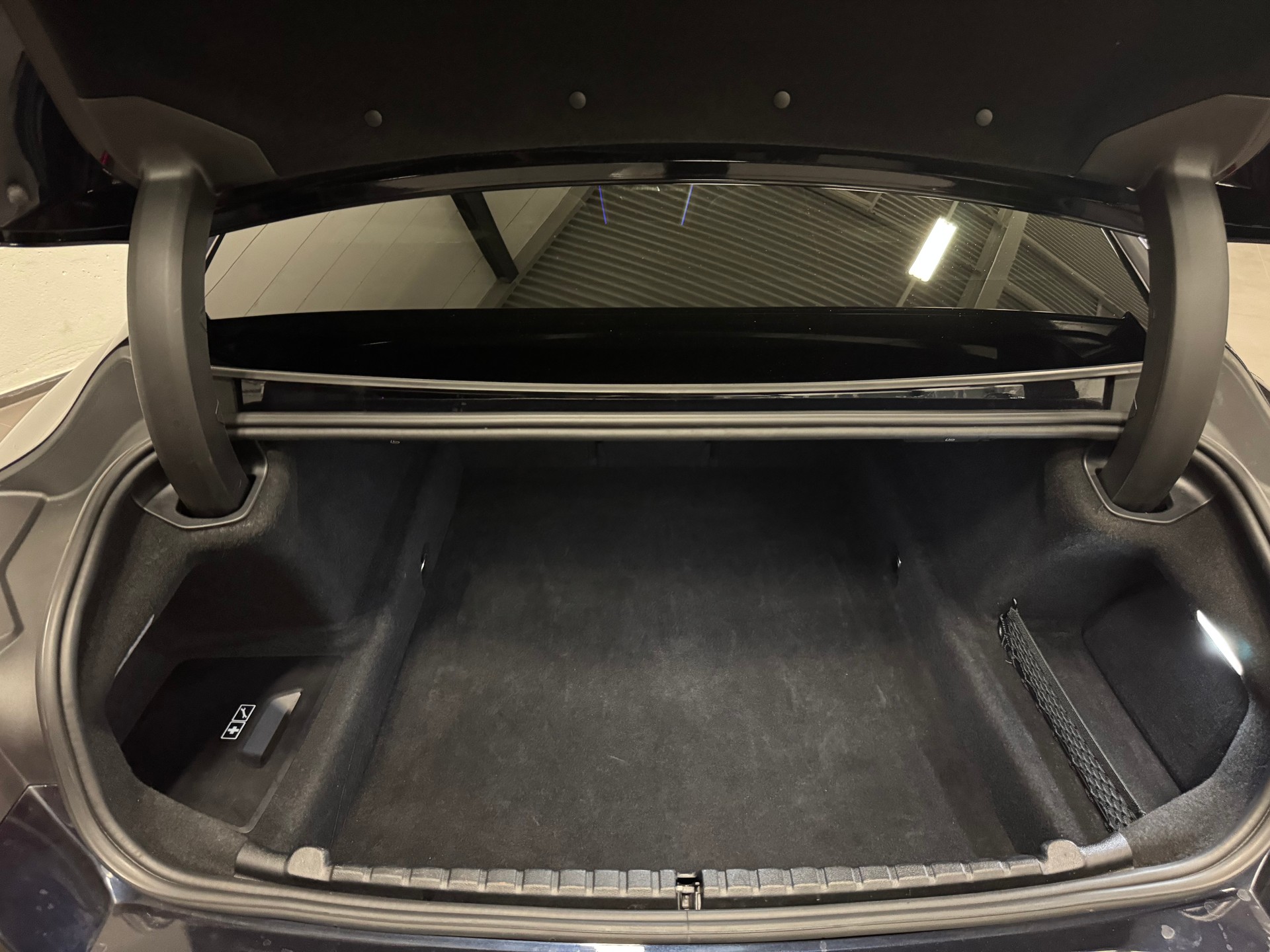 BMW M850i xDrive Steptronic-image-23