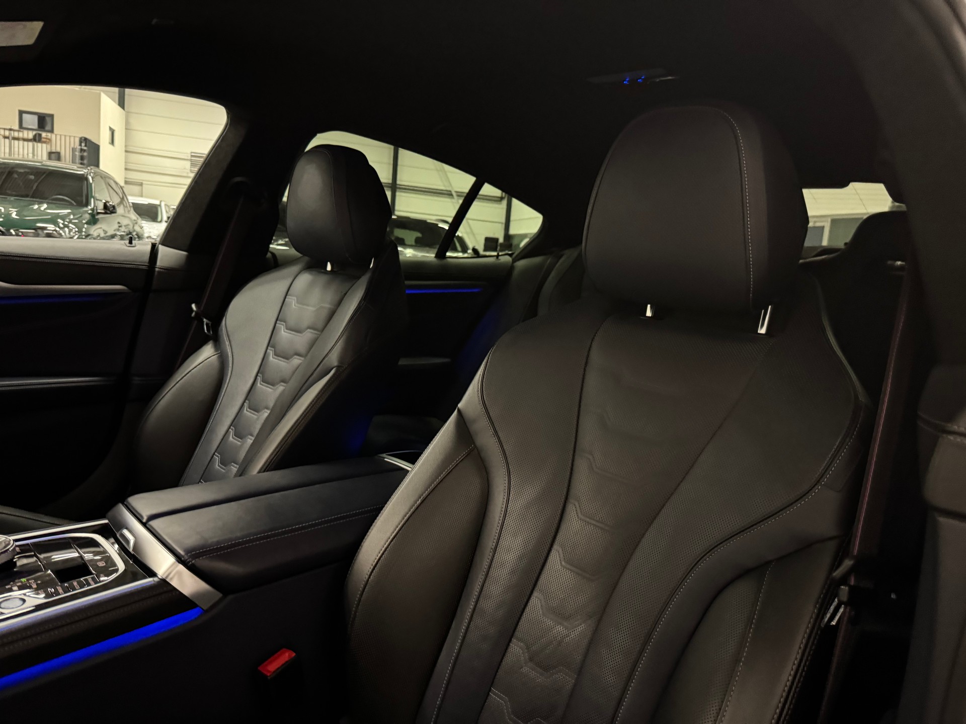 BMW M850i xDrive Steptronic-image-18