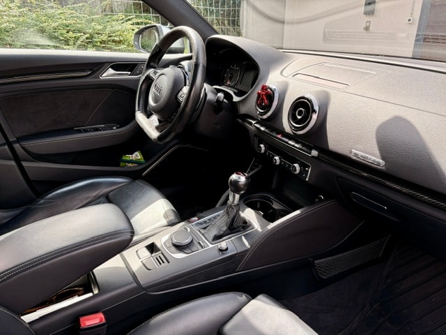 AUDI 2.5 T FSI quattro S-Tronic-image-3