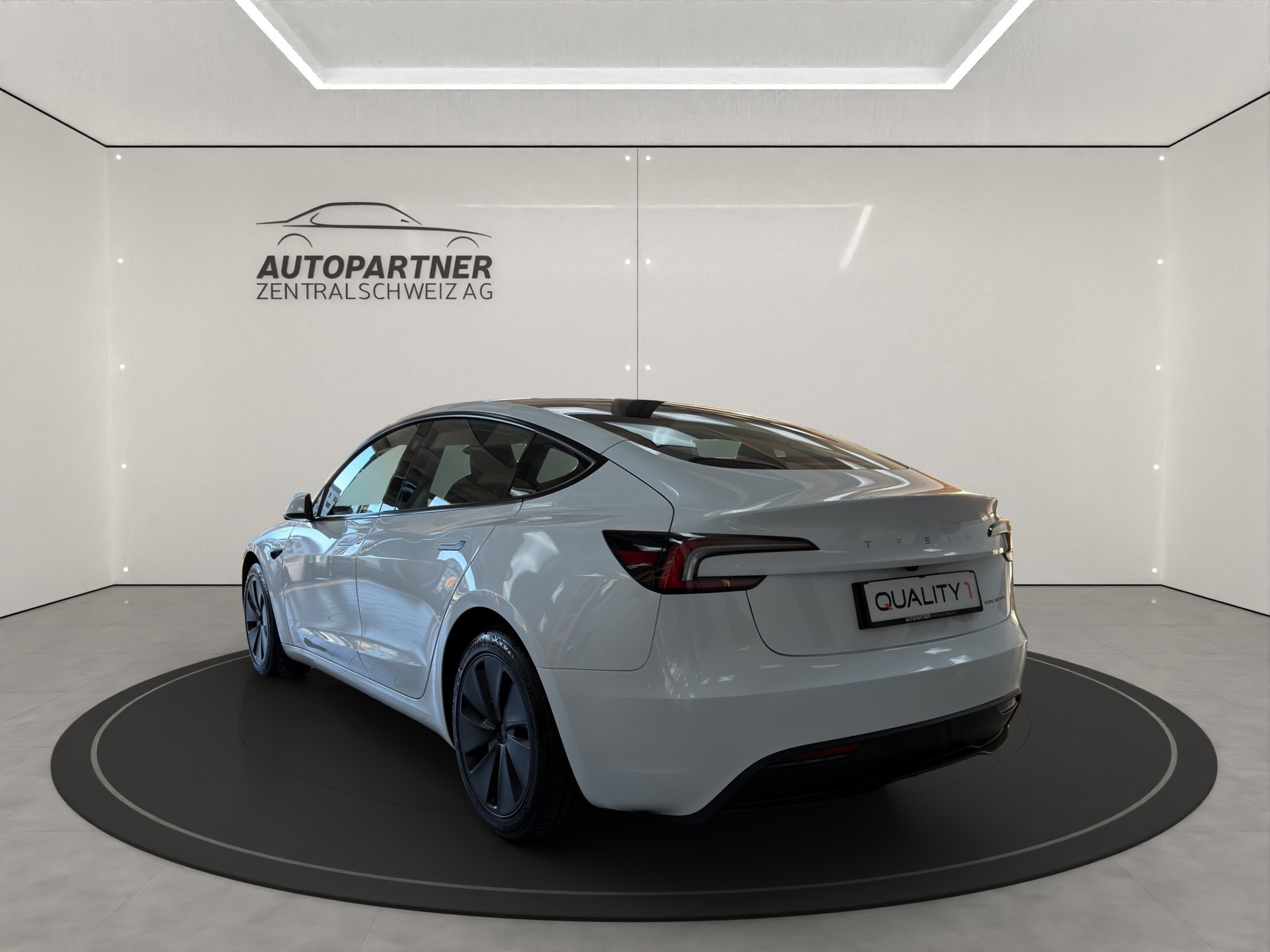 TESLA Model 3 Long Range Dual Motor AWD-image-2