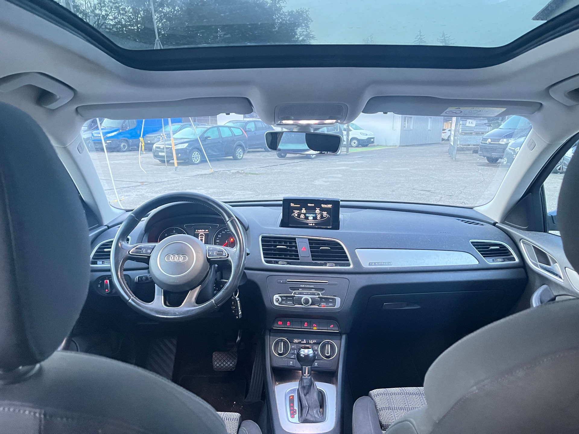AUDI Q3 2.0 TDI sport quattro S-tronic-image-7