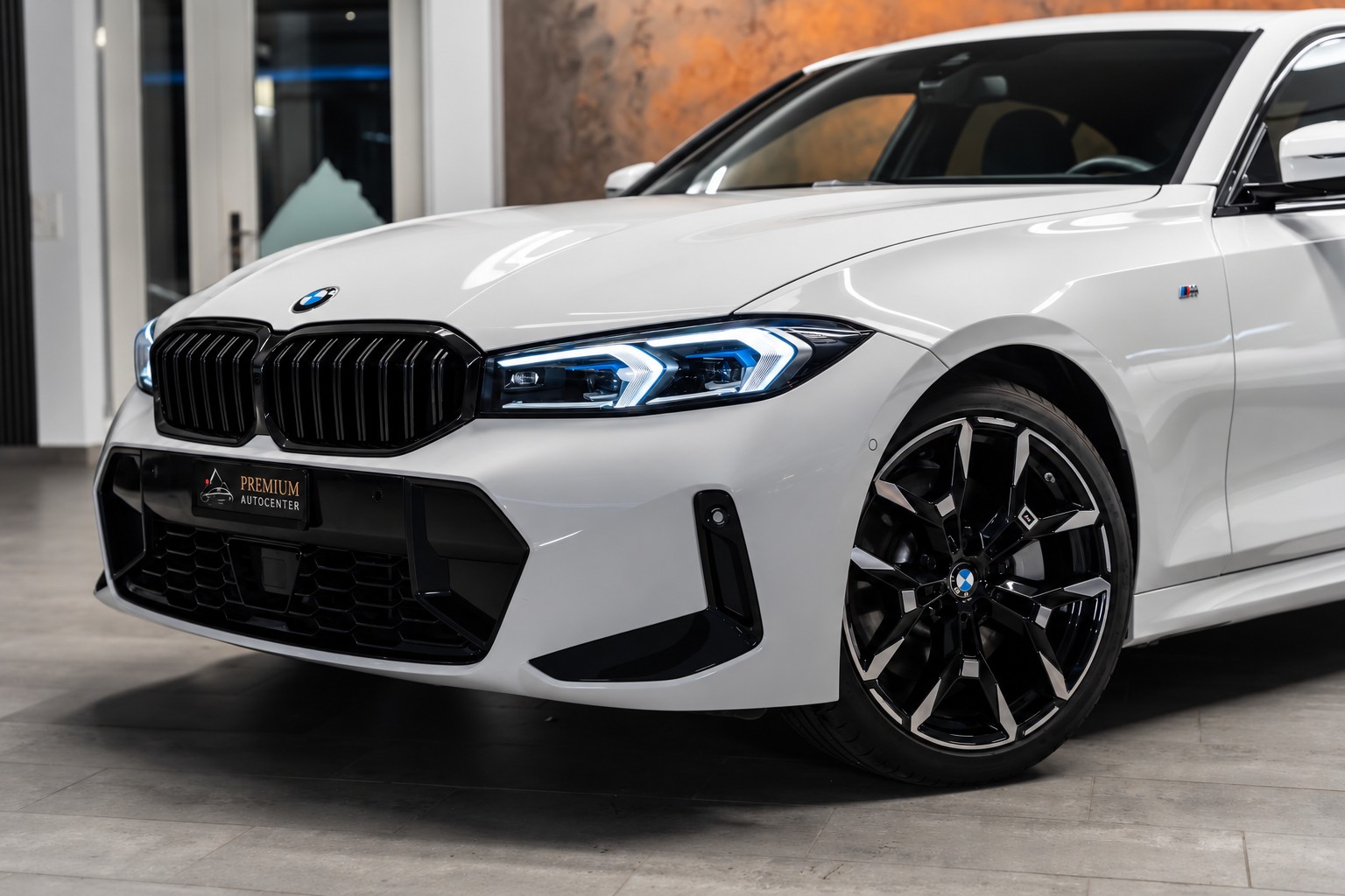 BMW 330i xDrive Steptronic M Sport Pro *Facelift*Leder*Head-Up*360°Kamera*-image-1