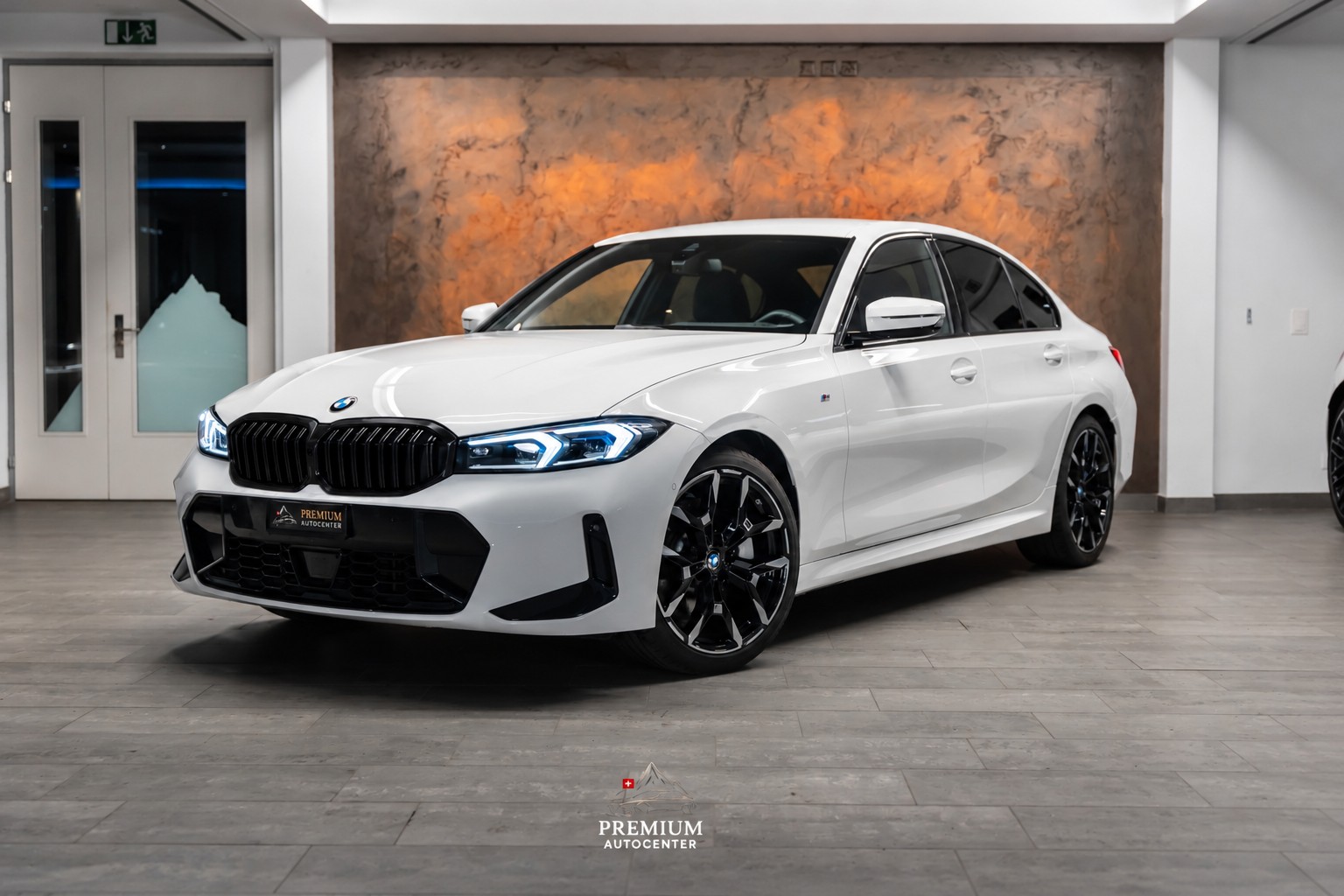 BMW 330i xDrive Steptronic M Sport Pro *Facelift*Leder*Head-Up*360°Kamera*-image-0