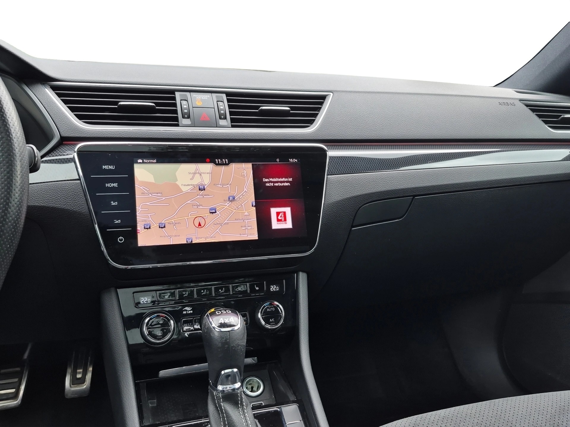 SKODA Superb Combi 2.0 TSI SportLine+ DSG 4x4 *Anhängerkupplung*-image-10