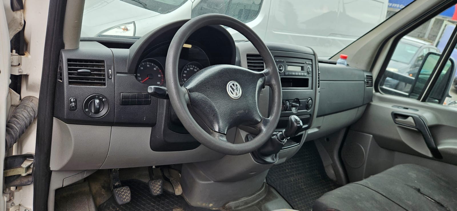 VW Crafter 35 2.5 BlueTDI 136 PS-image-8