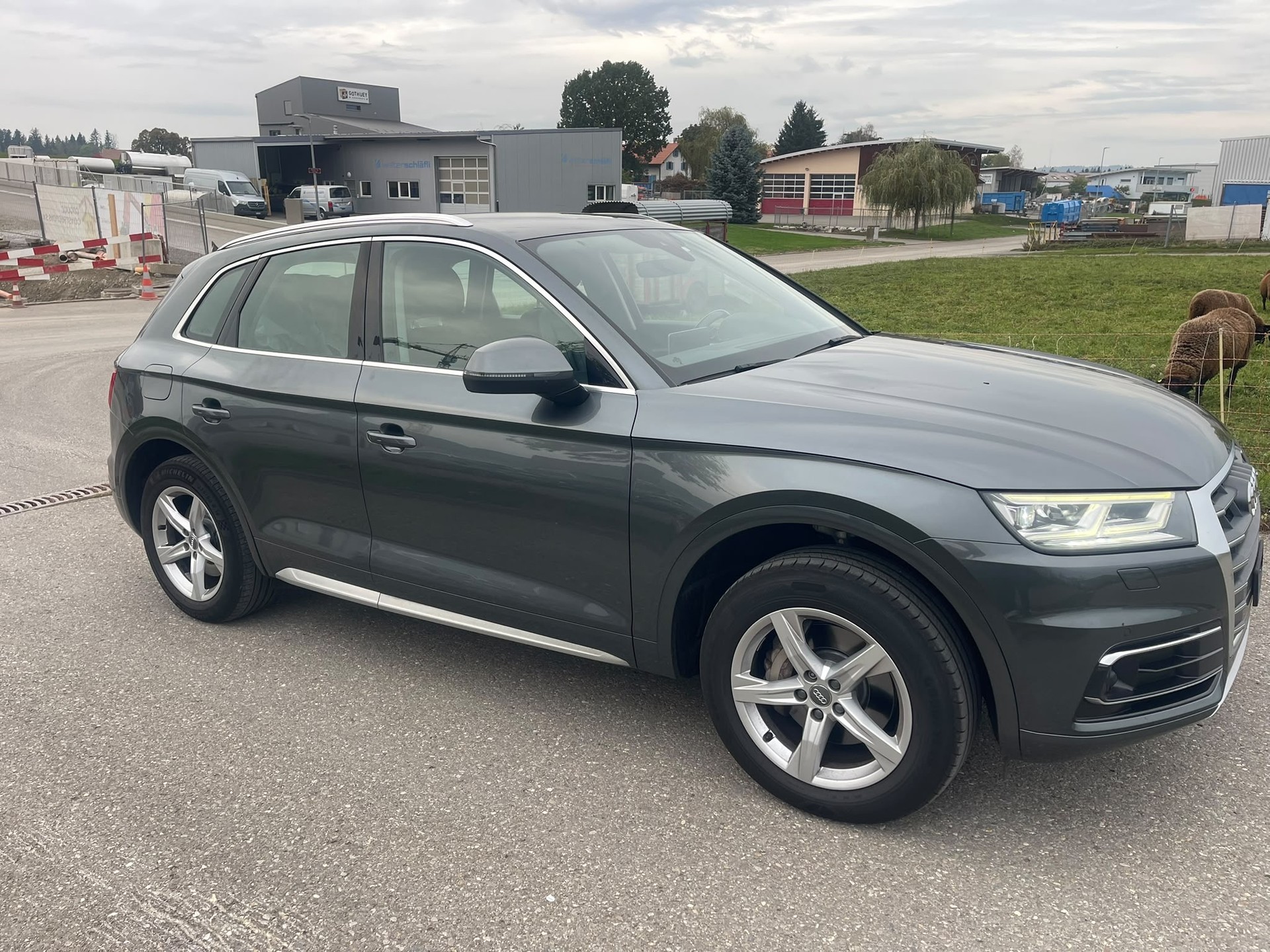 AUDI Q5 40 TDI quattro S-tronic-image-1