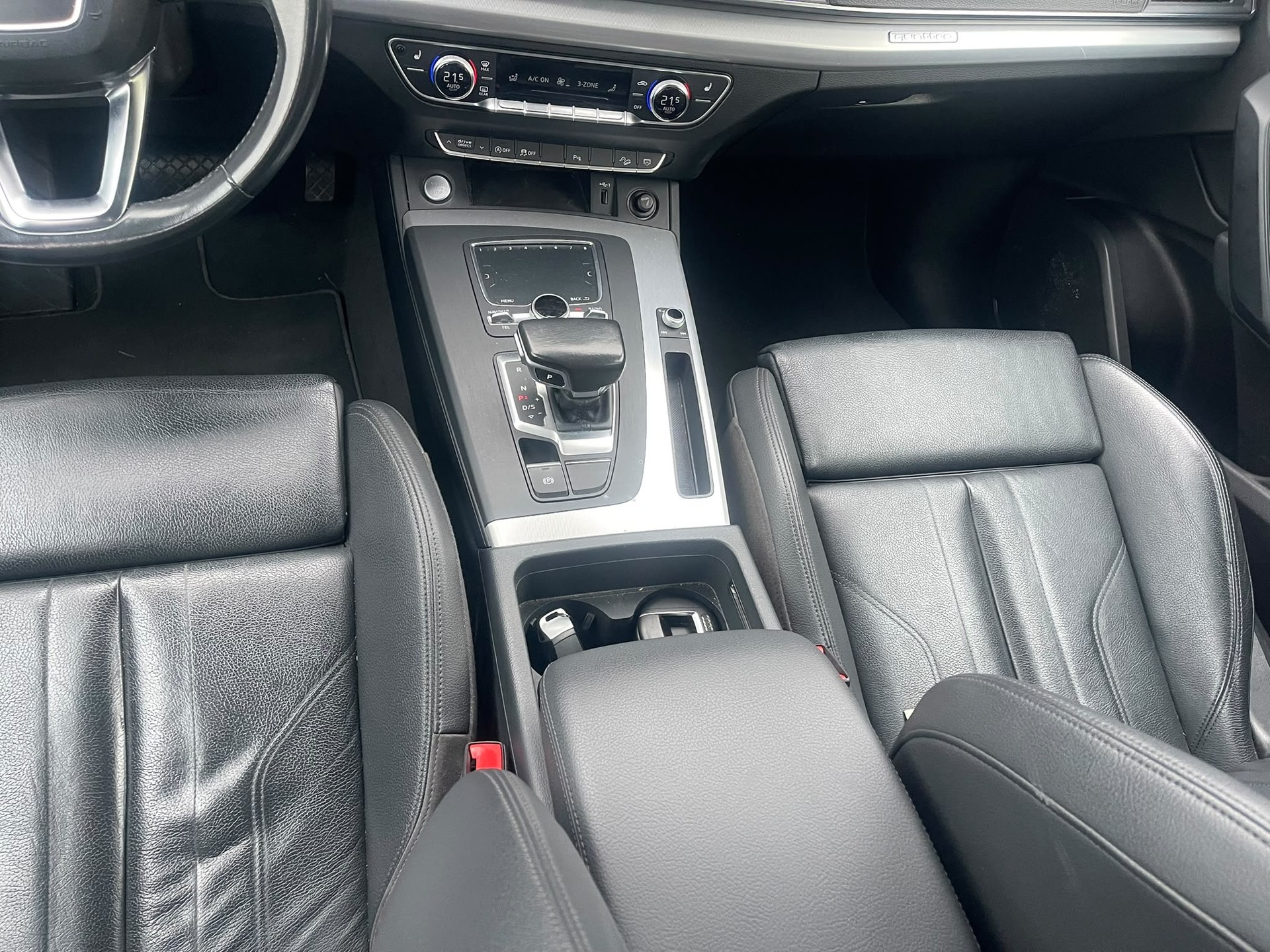 AUDI Q5 40 TDI quattro S-tronic-image-6