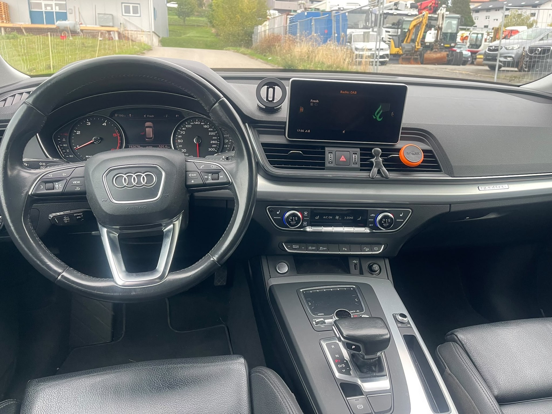 AUDI Q5 40 TDI quattro S-tronic-image-5
