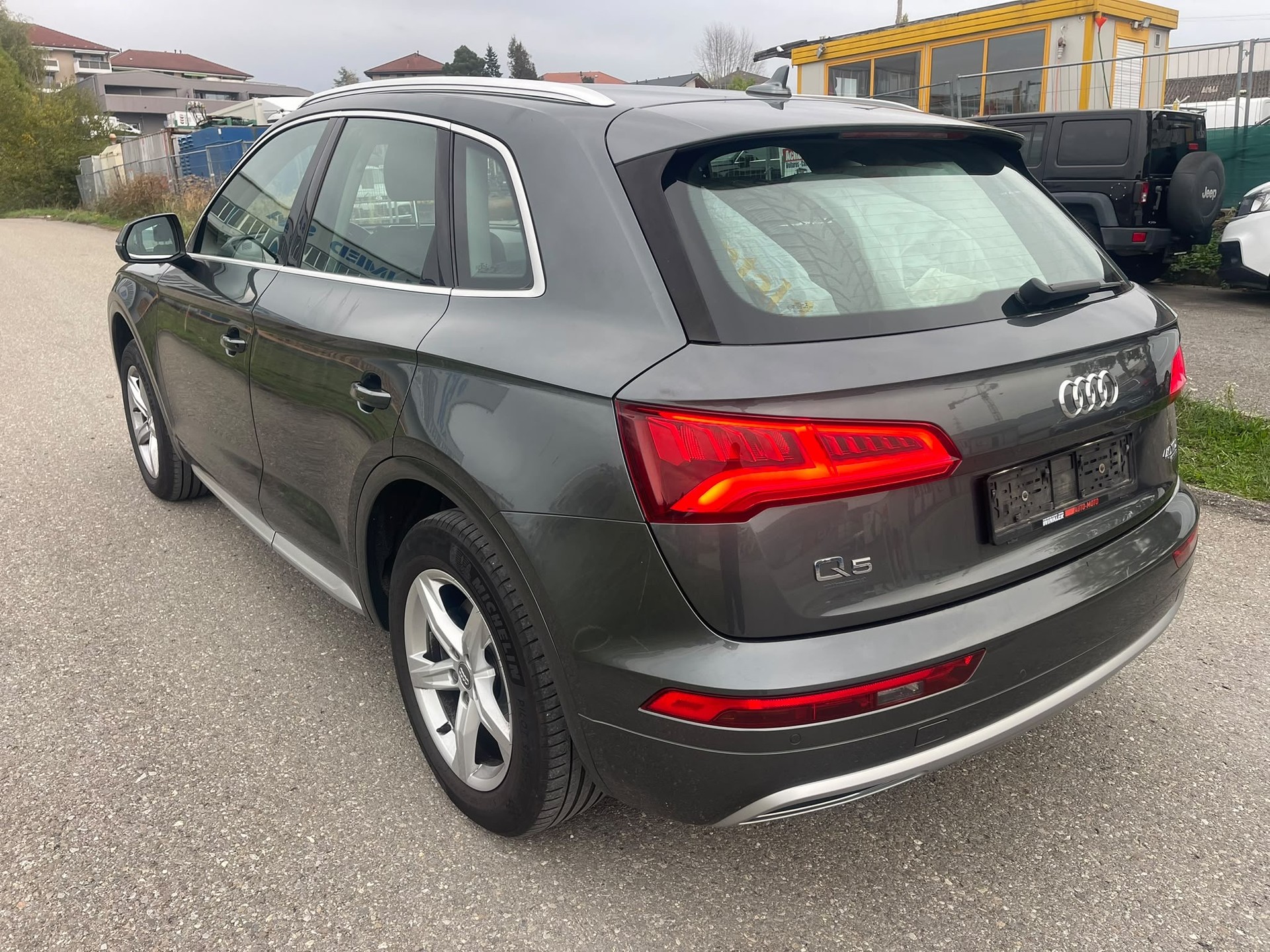 AUDI Q5 40 TDI quattro S-tronic-image-3