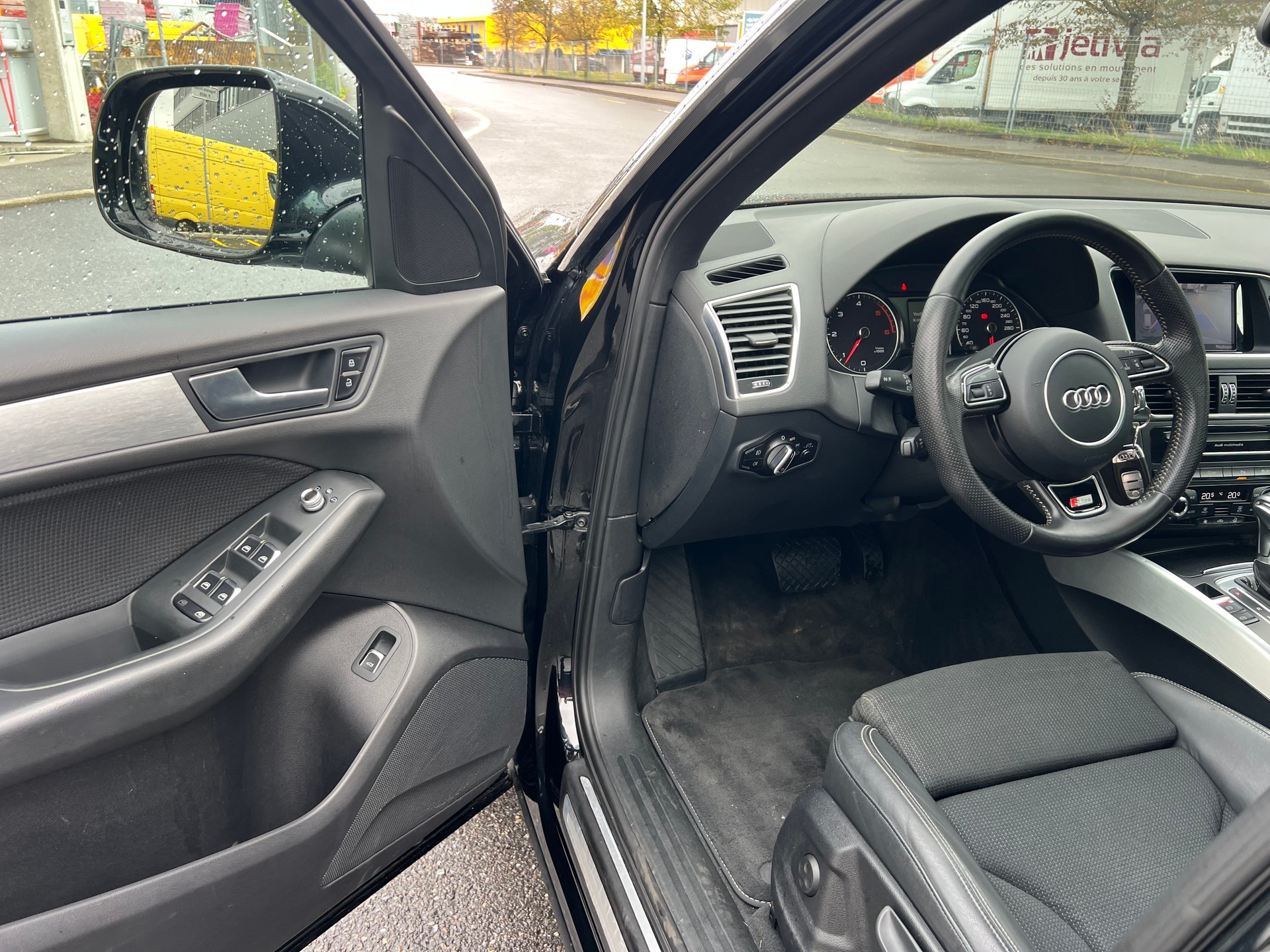 AUDI Q5 2.0 TDI quattro S-tronic-image-8
