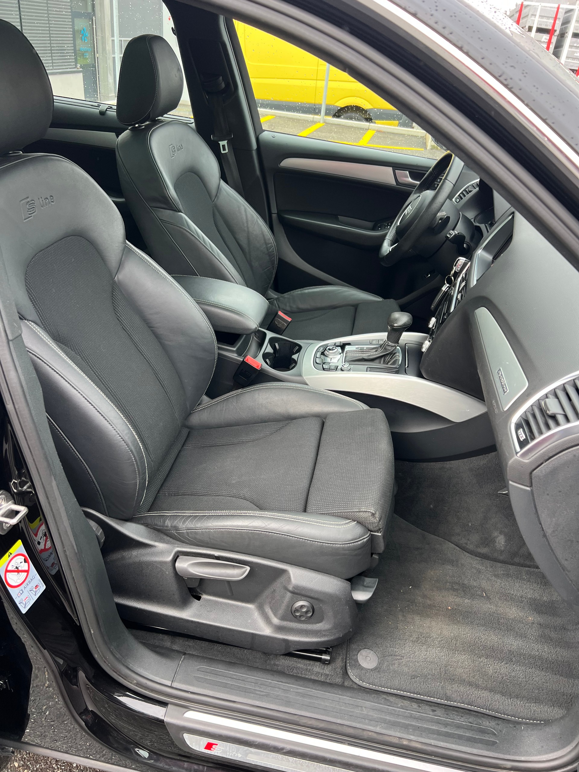 AUDI Q5 2.0 TDI quattro S-tronic-image-13