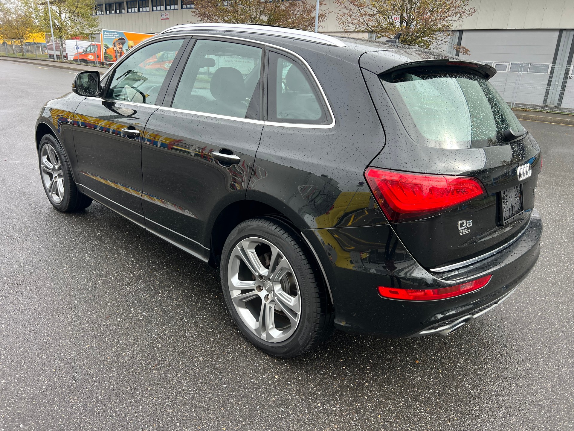 AUDI Q5 2.0 TDI quattro S-tronic-image-3