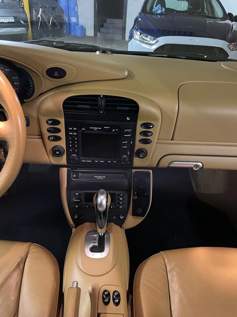 PORSCHE 911 Carrera 4 S-image-13