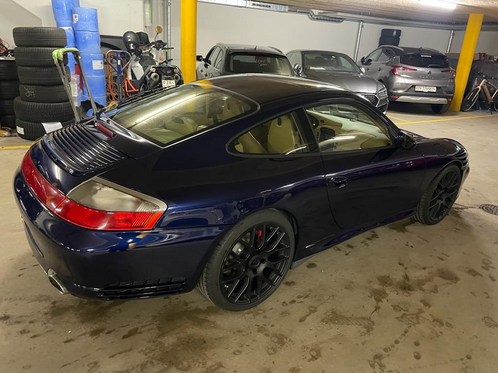 PORSCHE 911 Carrera 4 S-image-3