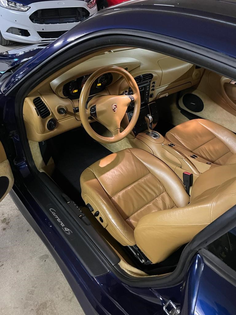 PORSCHE 911 Carrera 4 S-image-7