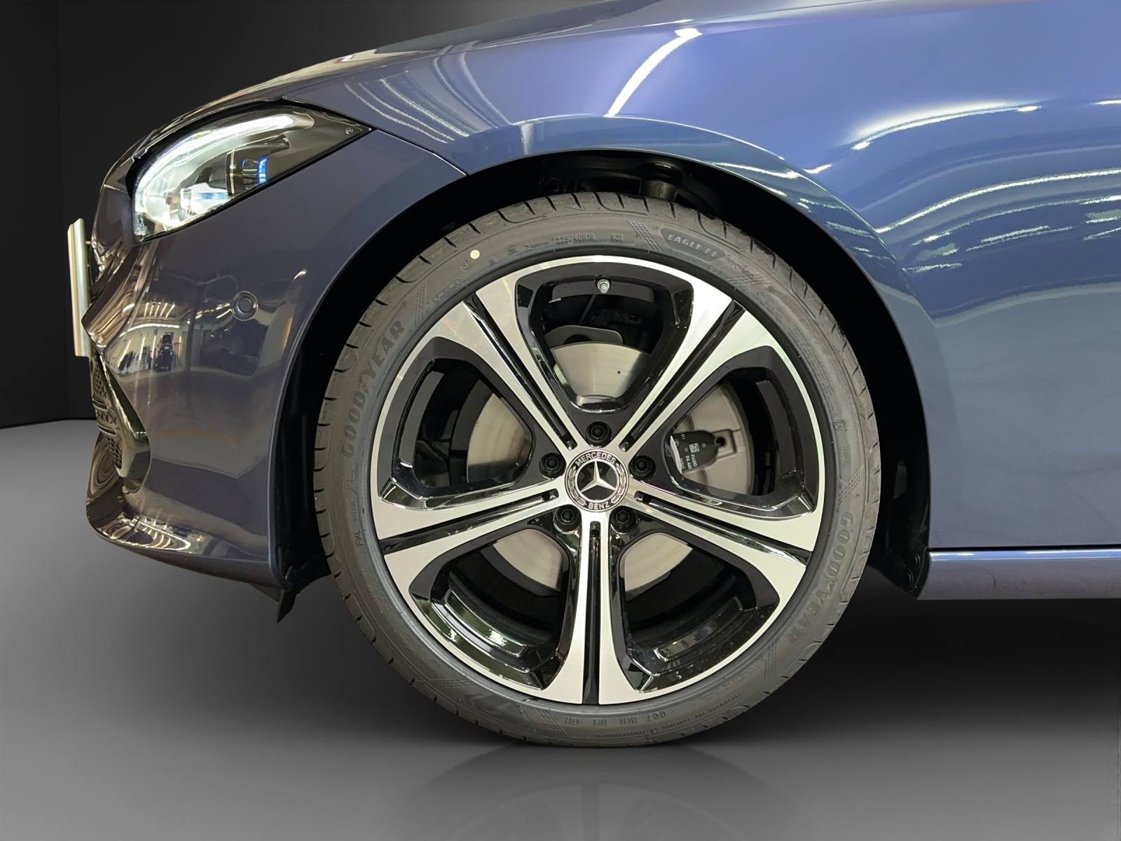 MERCEDES-BENZ C 220 d T Avantgarde 4 Matic Swiss-Star-image-5