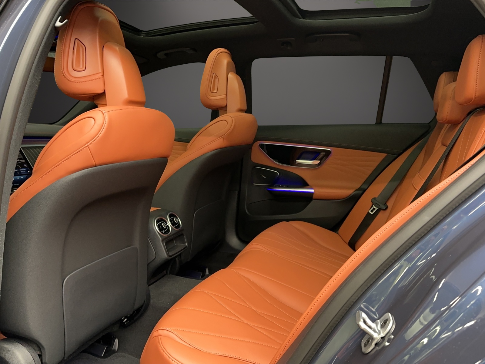 MERCEDES-BENZ C 220 d T Avantgarde 4 Matic Swiss-Star-image-10
