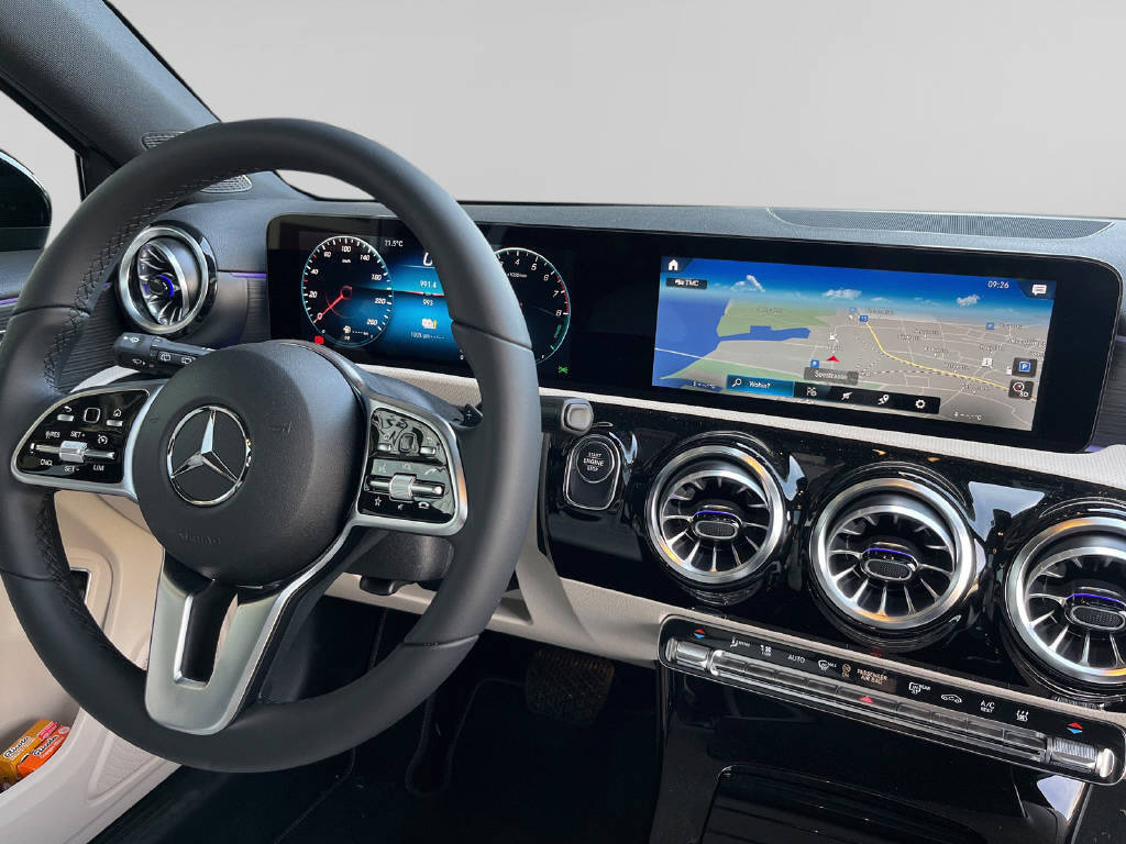 MERCEDES-BENZ A 250 e Progressive-image-13