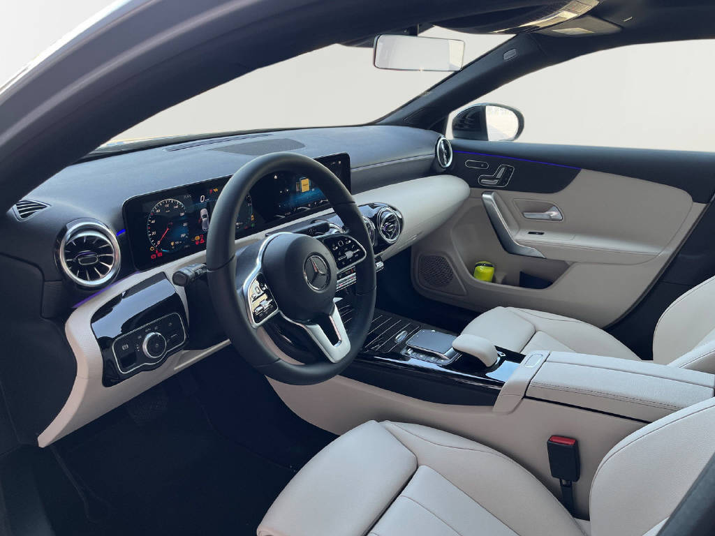 MERCEDES-BENZ A 250 e Progressive-image-10