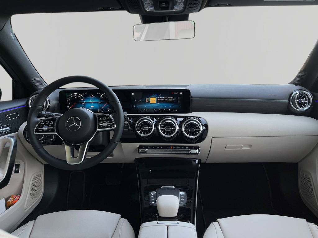 MERCEDES-BENZ A 250 e Progressive-image-12