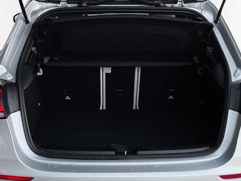 MERCEDES-BENZ A 250 e Progressive-image-7