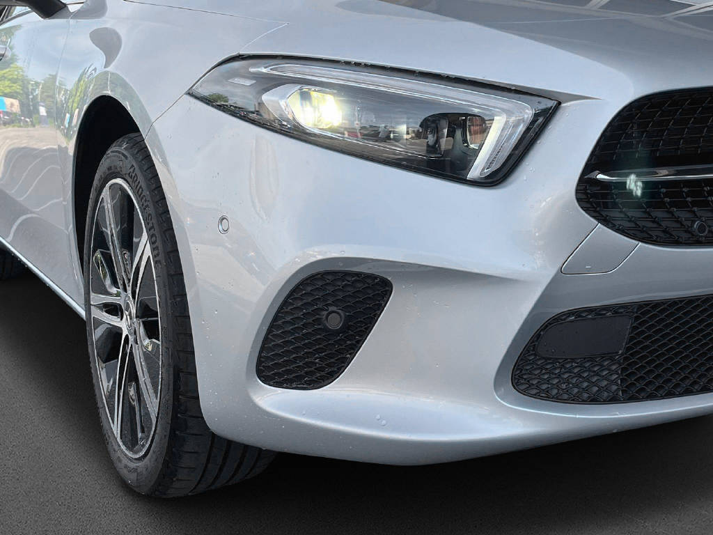 MERCEDES-BENZ A 250 e Progressive-image-5